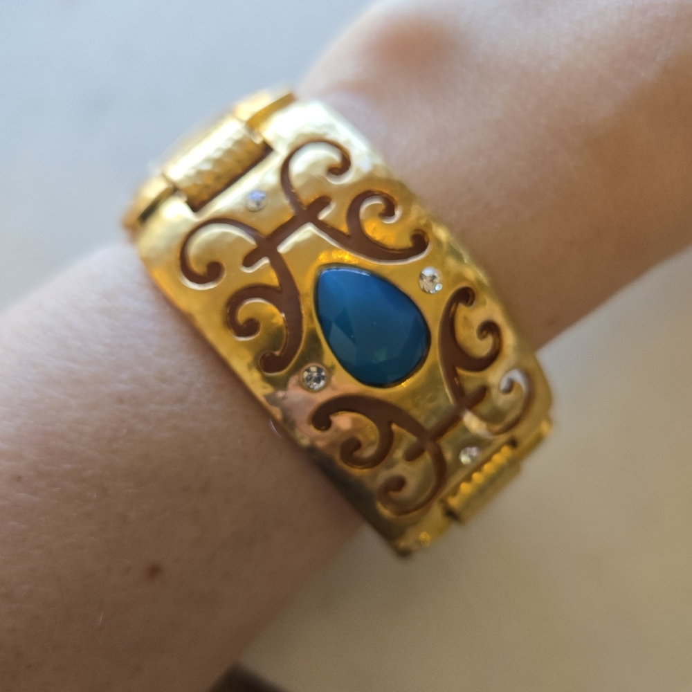 Gold Bracelet with Blue Stone